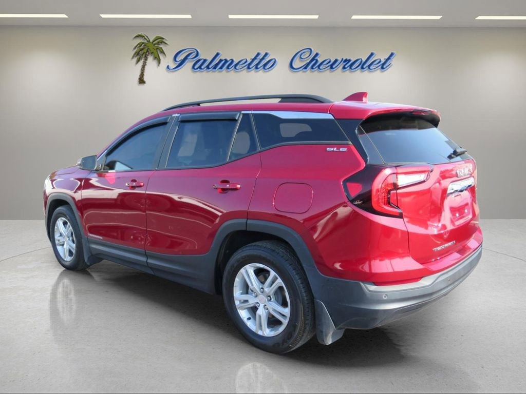 Used 2023 GMC Terrain SLE w/ Driver Convenience Package FWD image 4
