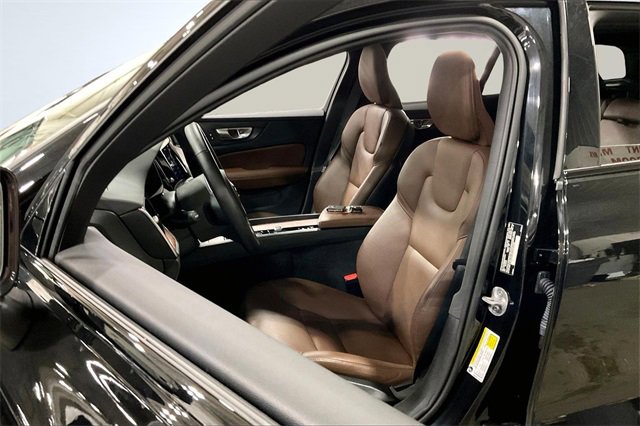 Certified 2025 Volvo V60 B5 Cross Country Plus image 26