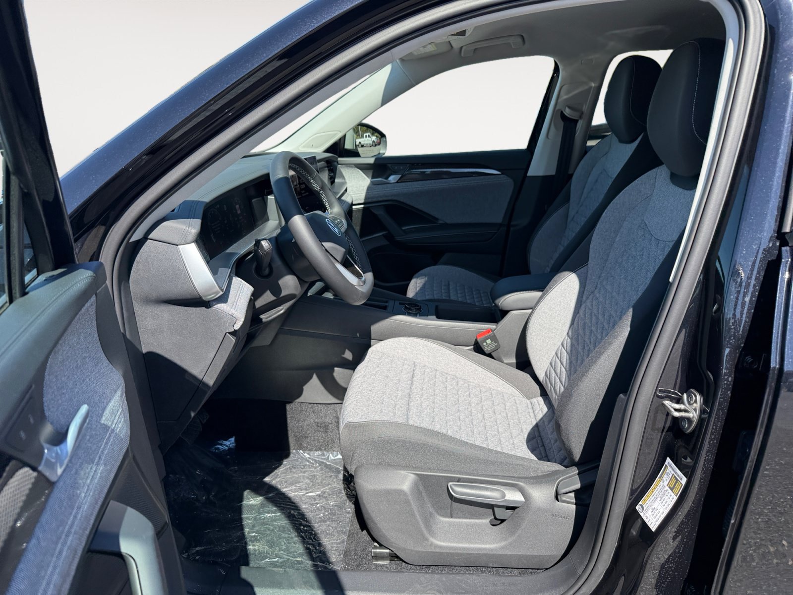New 2026 Volkswagen Tiguan S FWD image 10