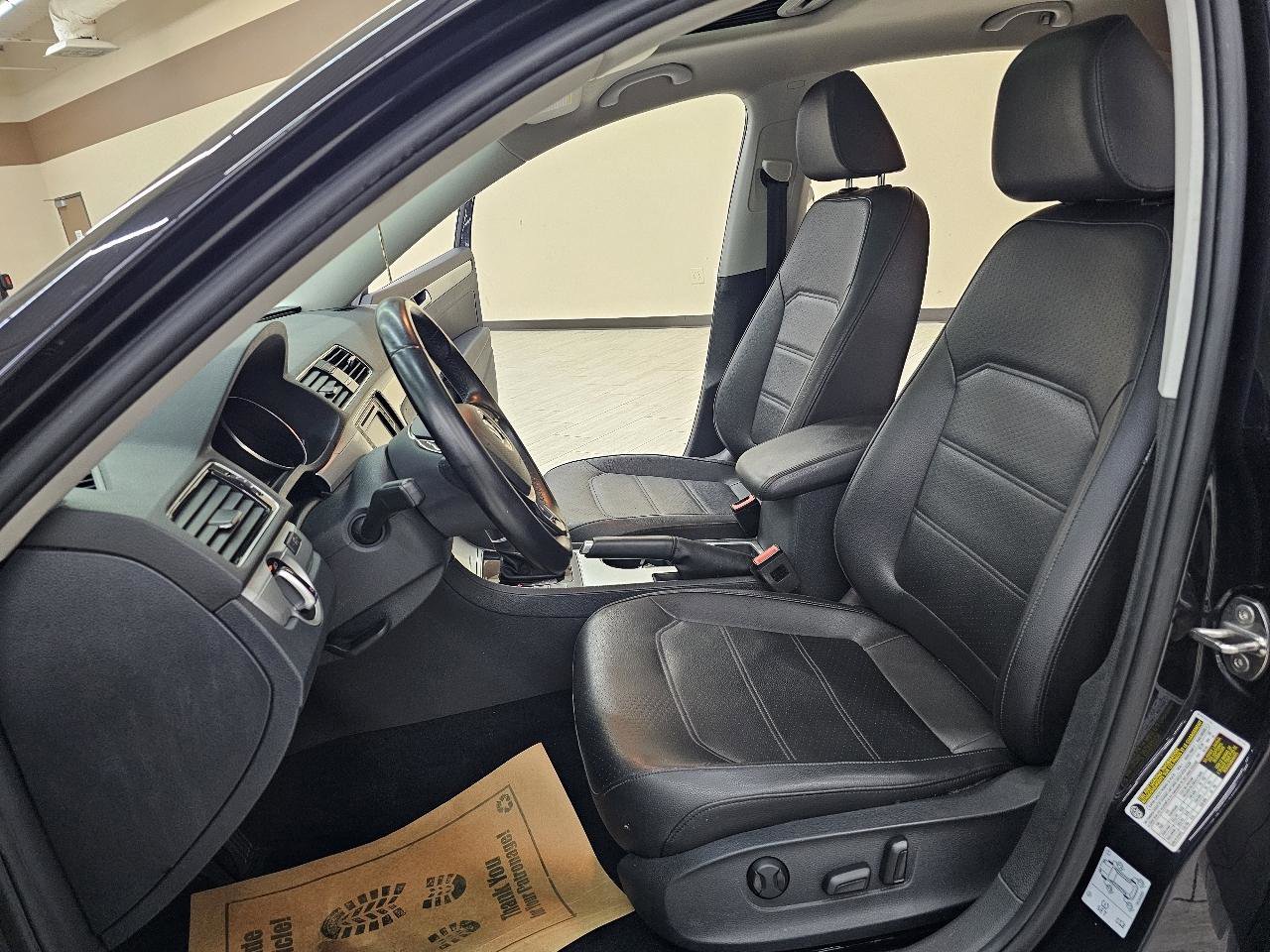 Used 2019 Volkswagen Passat Wolfsburg Edition FWD image 17