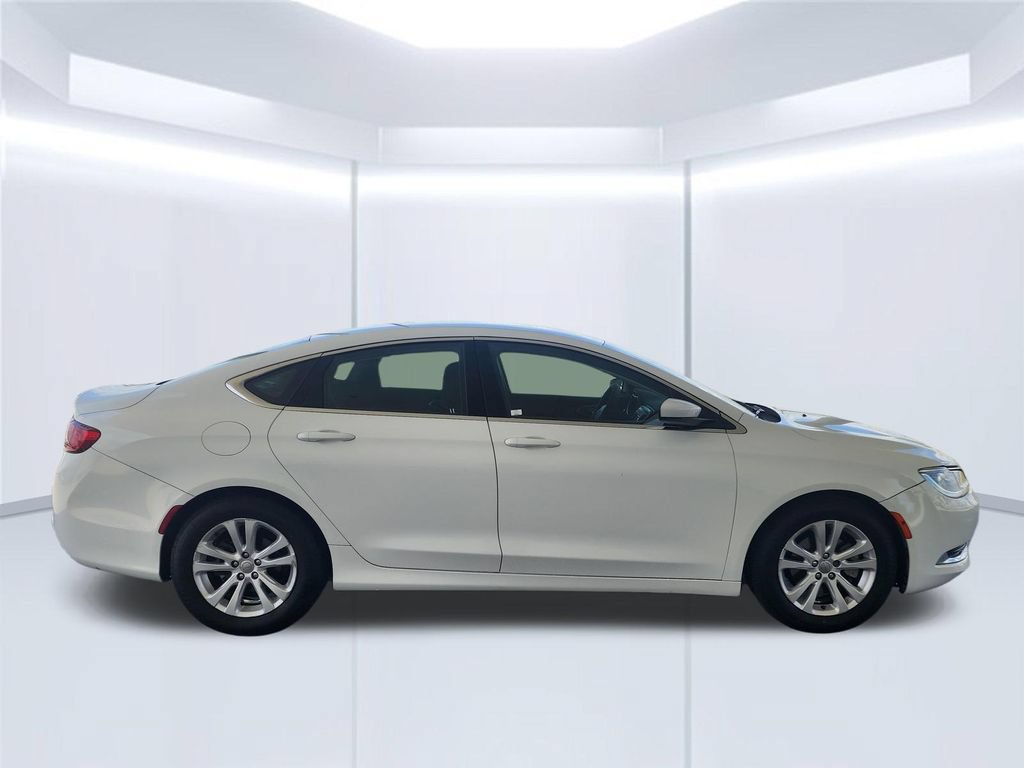 Used 2016 Chrysler 200 Limited FWD image 4