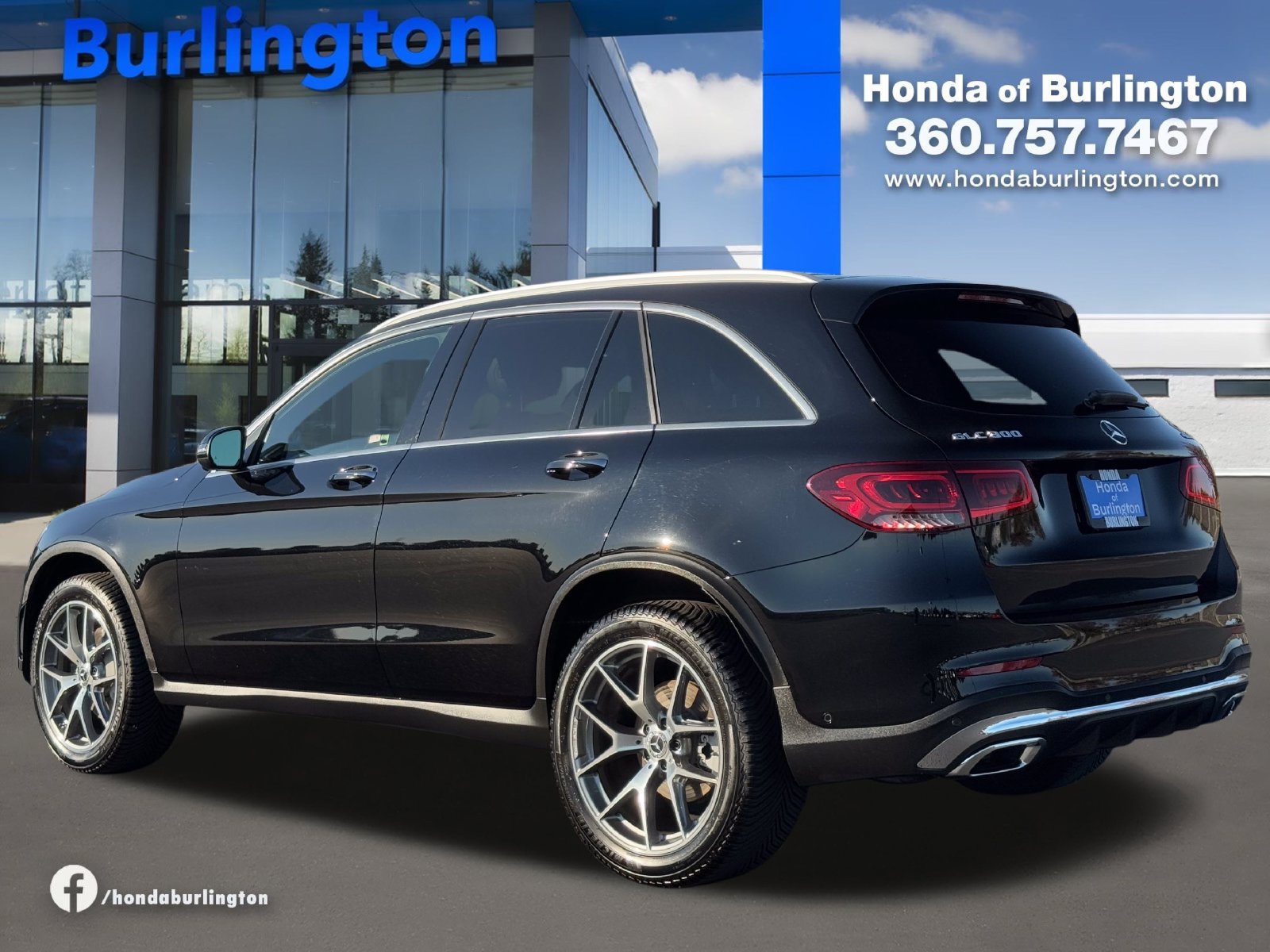 Used 2021 Mercedes-Benz GLC 300 4MATIC image 4