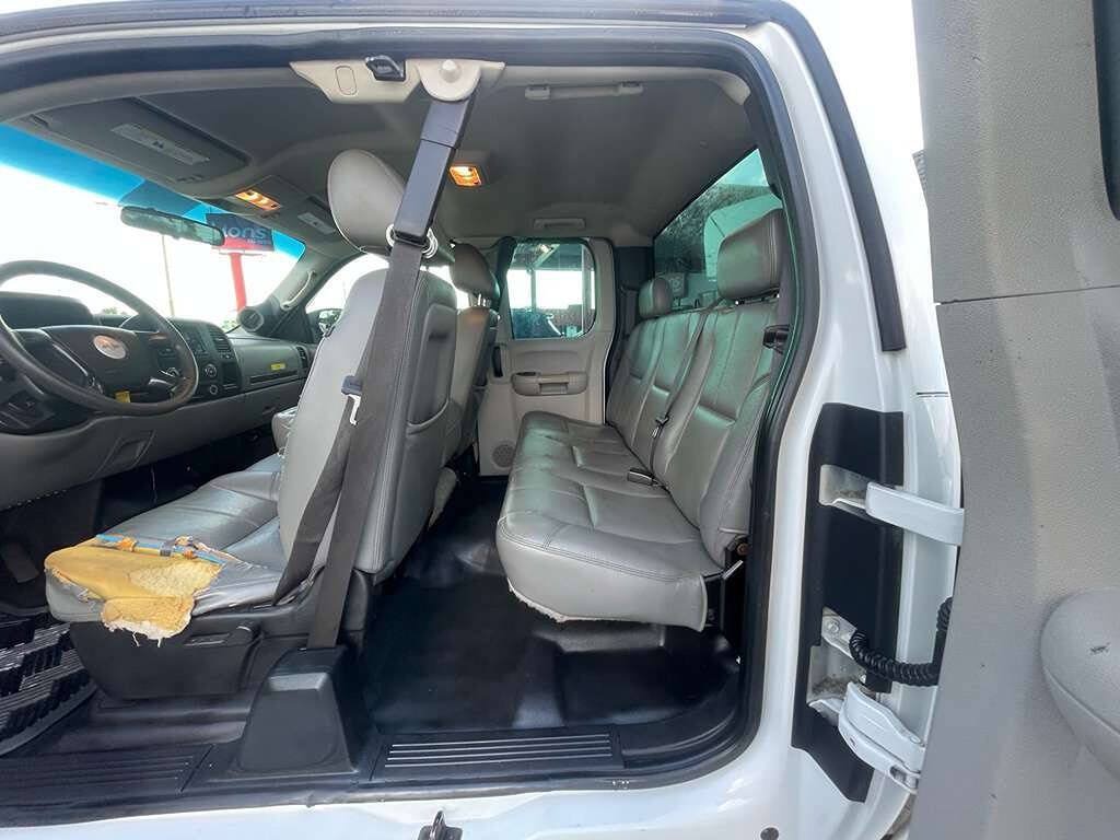 Used 2011 Chevrolet Silverado 1500 W/T w/ LS Package RWD image 11