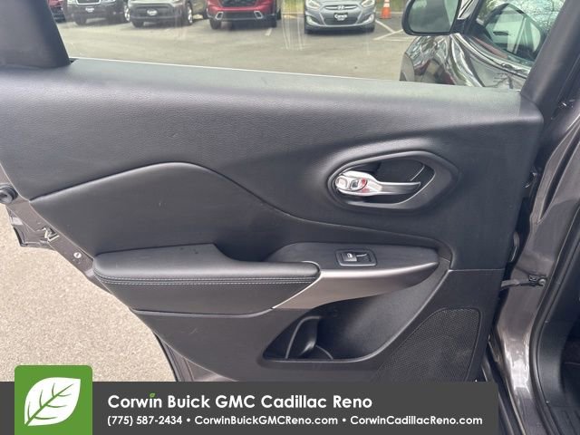 Used 2019 Jeep Cherokee Latitude Plus w/ Comfort/Convenience Group image 20