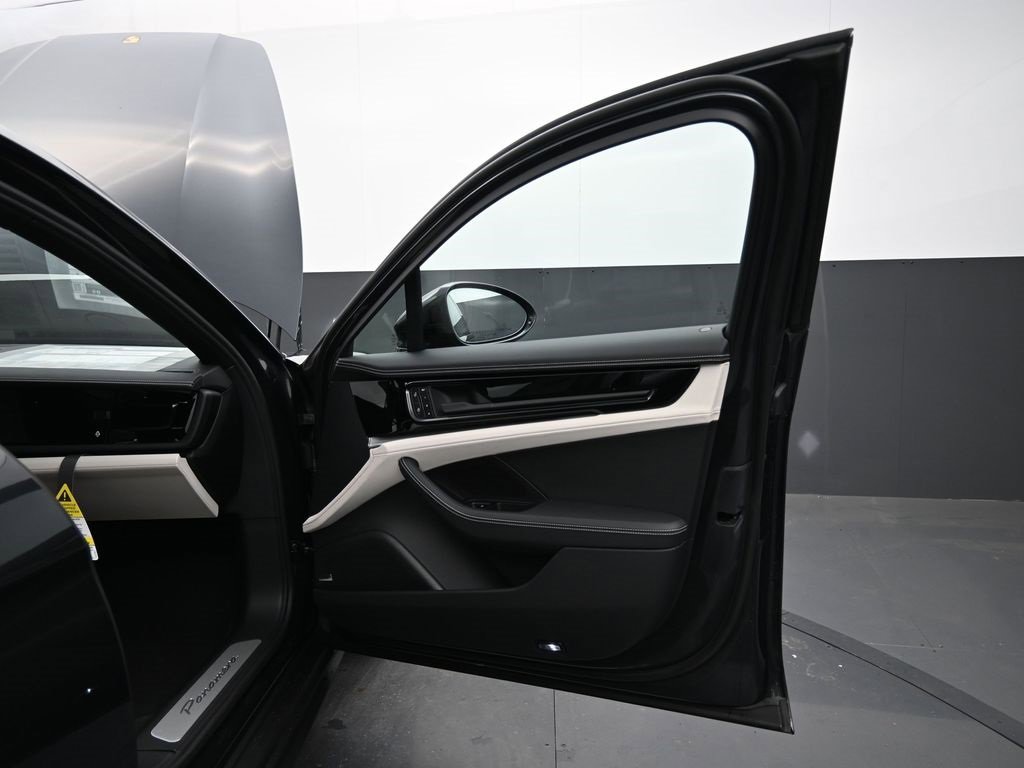 New 2025 Porsche Panamera image 16
