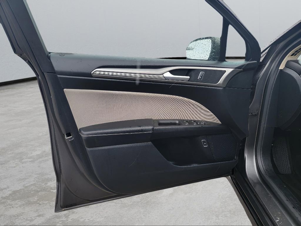 Used 2017 Ford Fusion S image 9