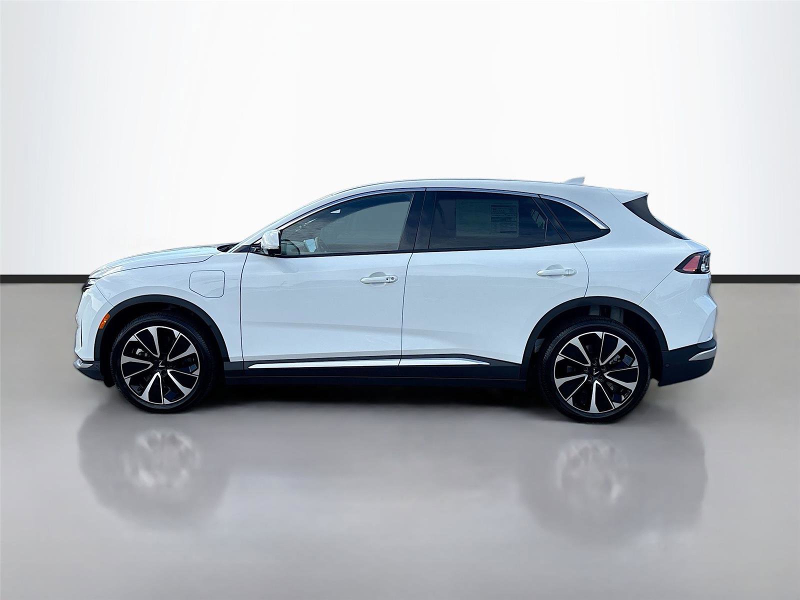 New 2025 VinFast VF 8 Plus image 4