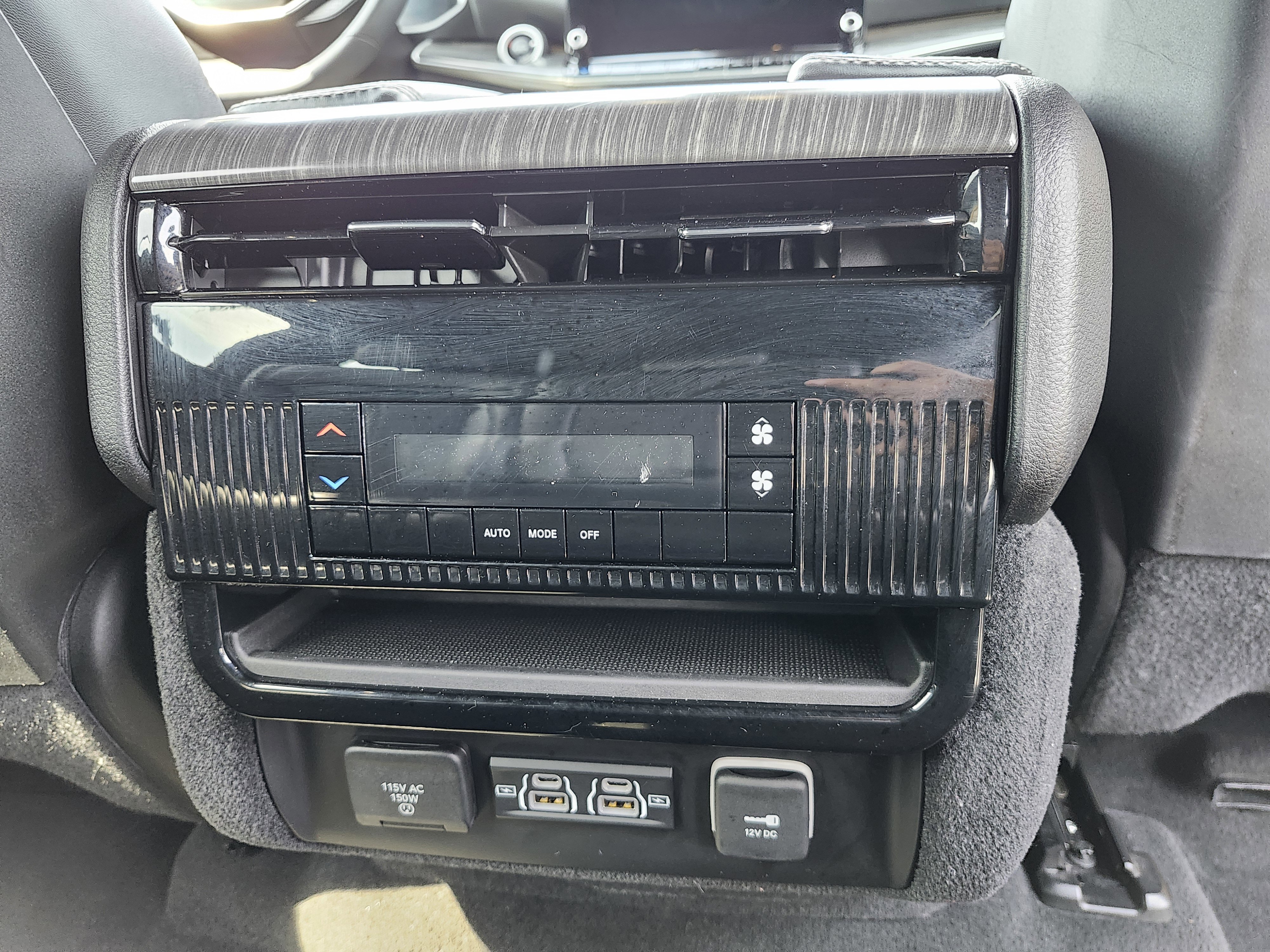 Used 2023 Jeep Wagoneer L Series II image 17