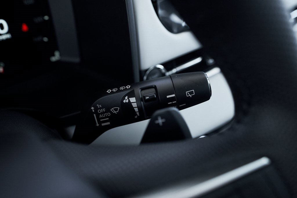 New 2025 Mitsubishi Outlander SE image 39