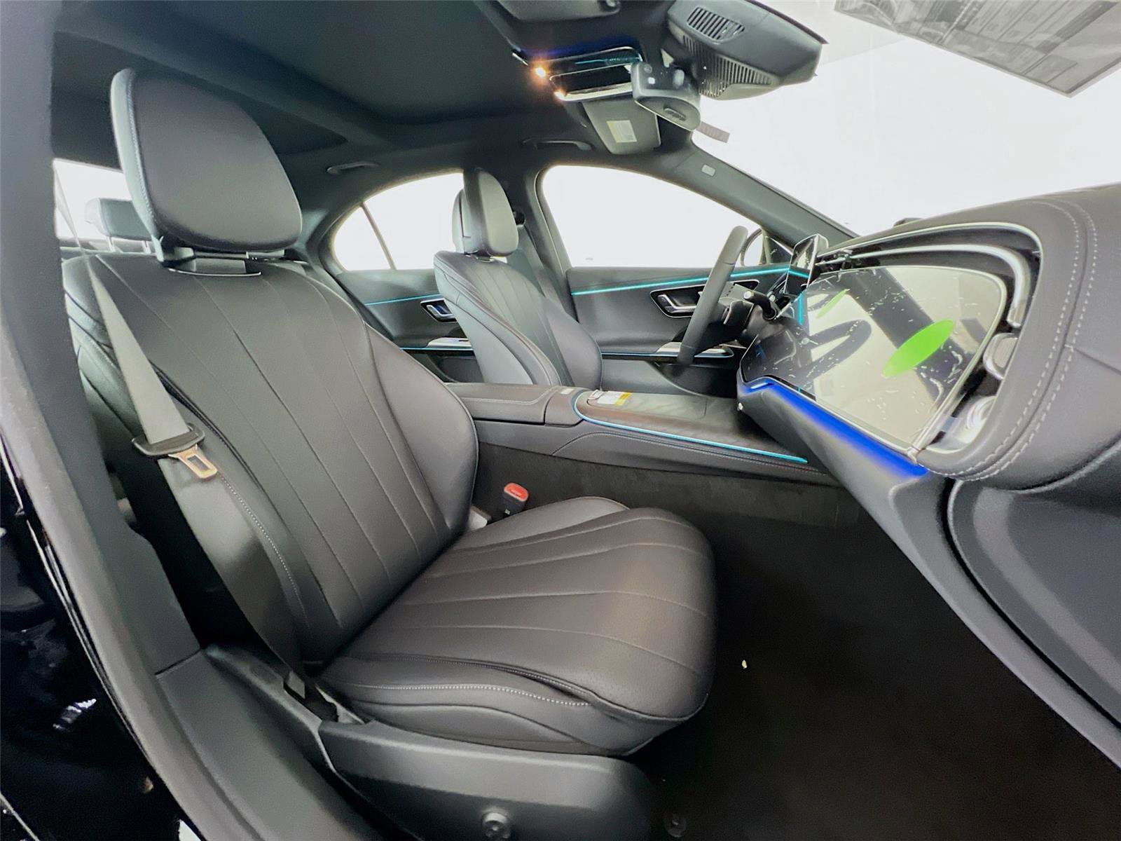 New 2026 Mercedes-Benz E 350 4MATIC Sedan image 25