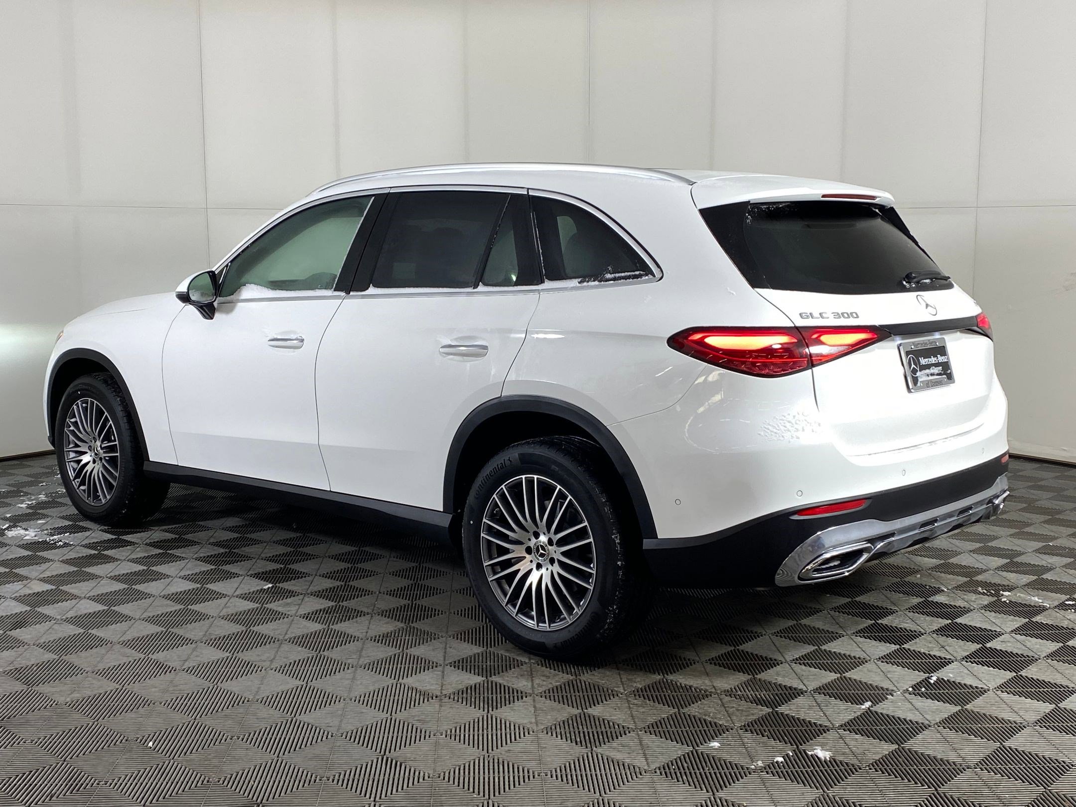 Used 2026 Mercedes-Benz GLC 300 4MATIC image 3