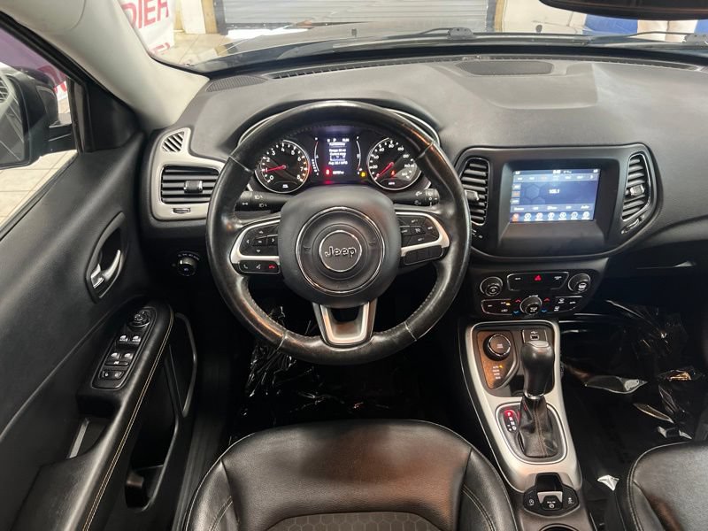Used 2020 Jeep Compass Latitude w/ Cold Weather Group AWD/4WD image 30