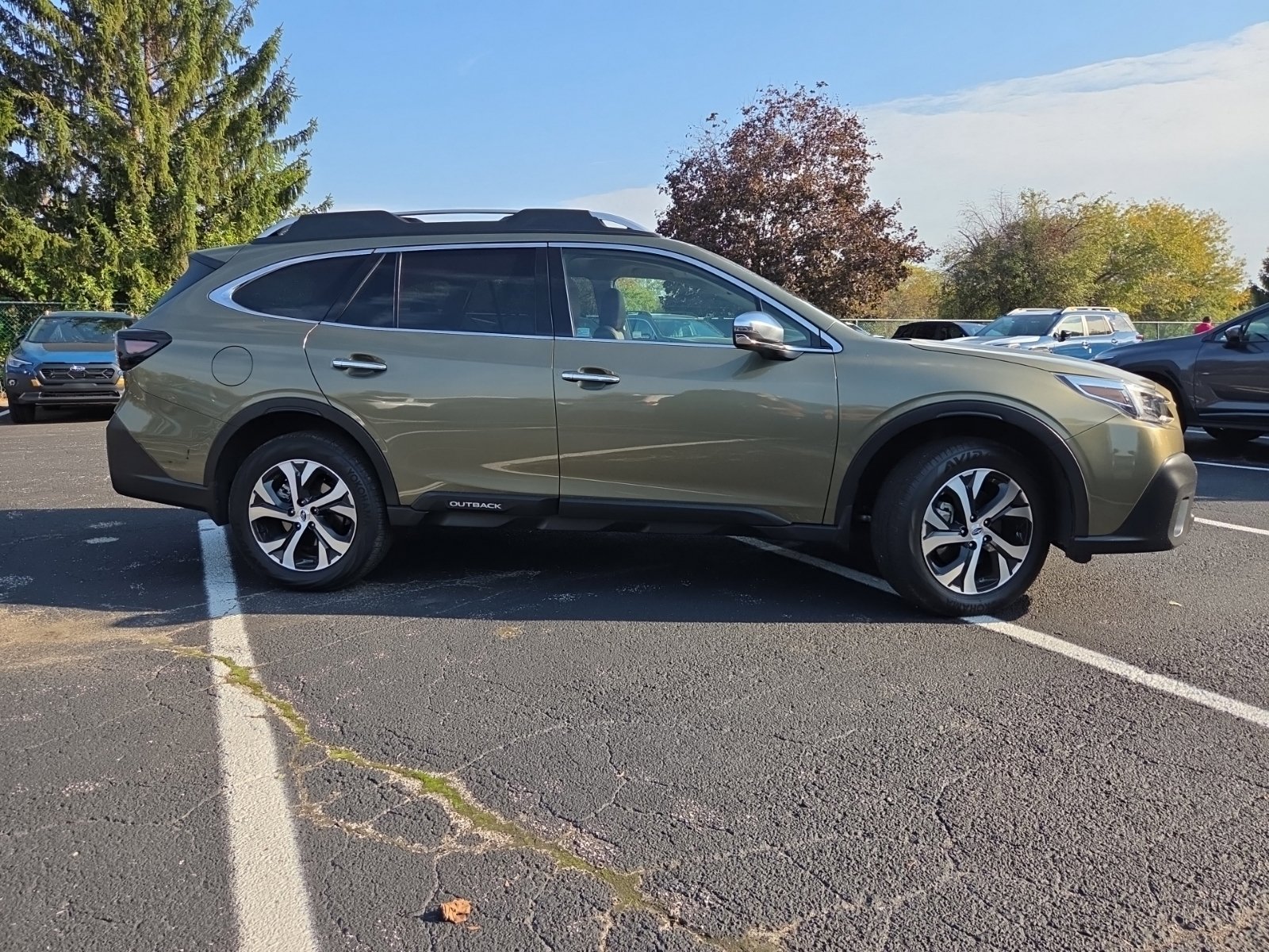 Used 2022 Subaru Outback Touring AWD/4WD image 2