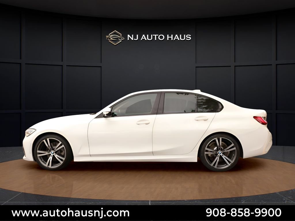 Used 2020 BMW 330i Sedan w/ M Sport Package RWD image 9