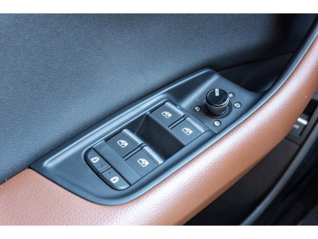 Used 2022 Audi Q8 Premium Plus image 28