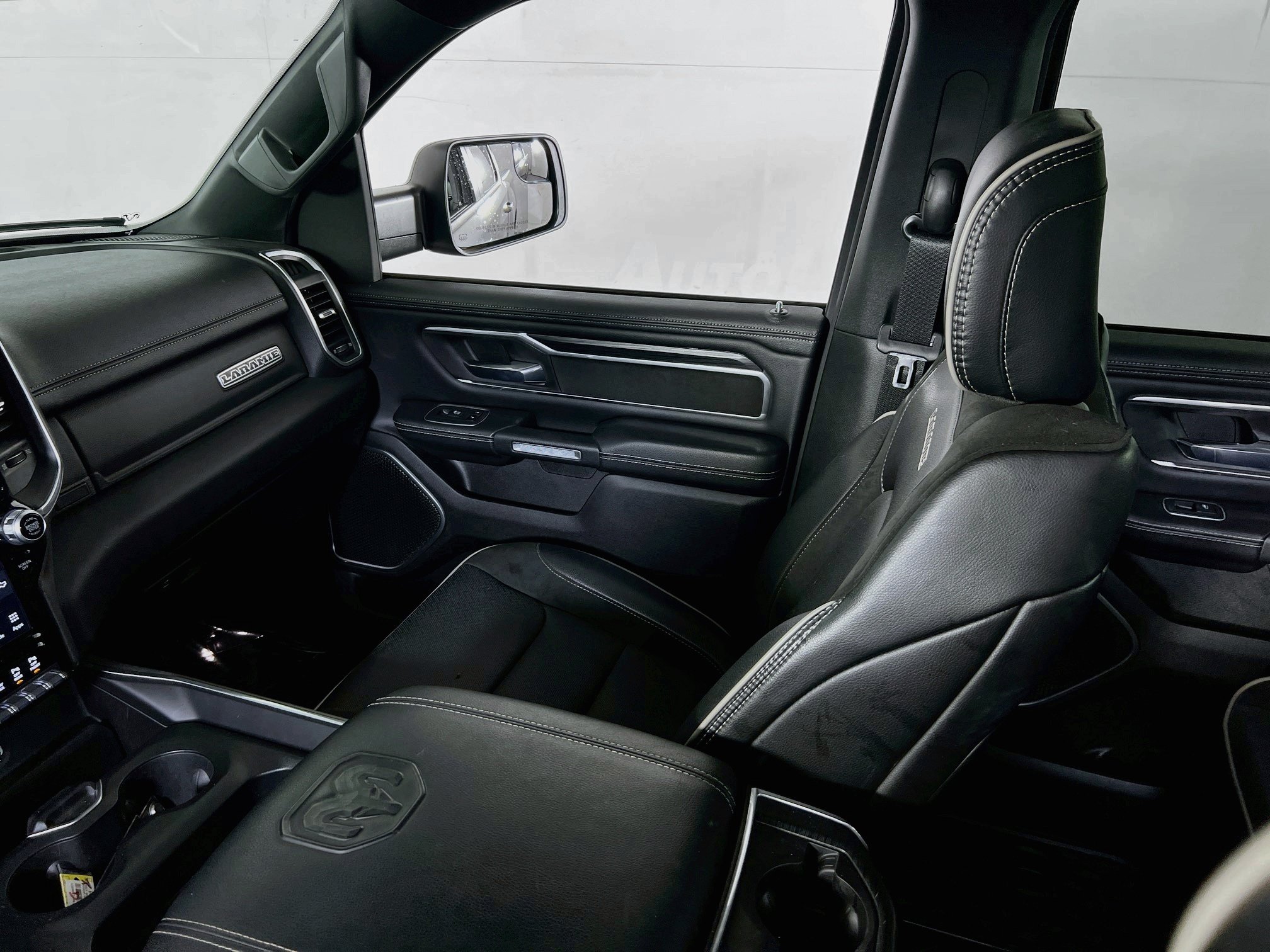 Used 2023 RAM 1500 Laramie AWD/4WD image 23