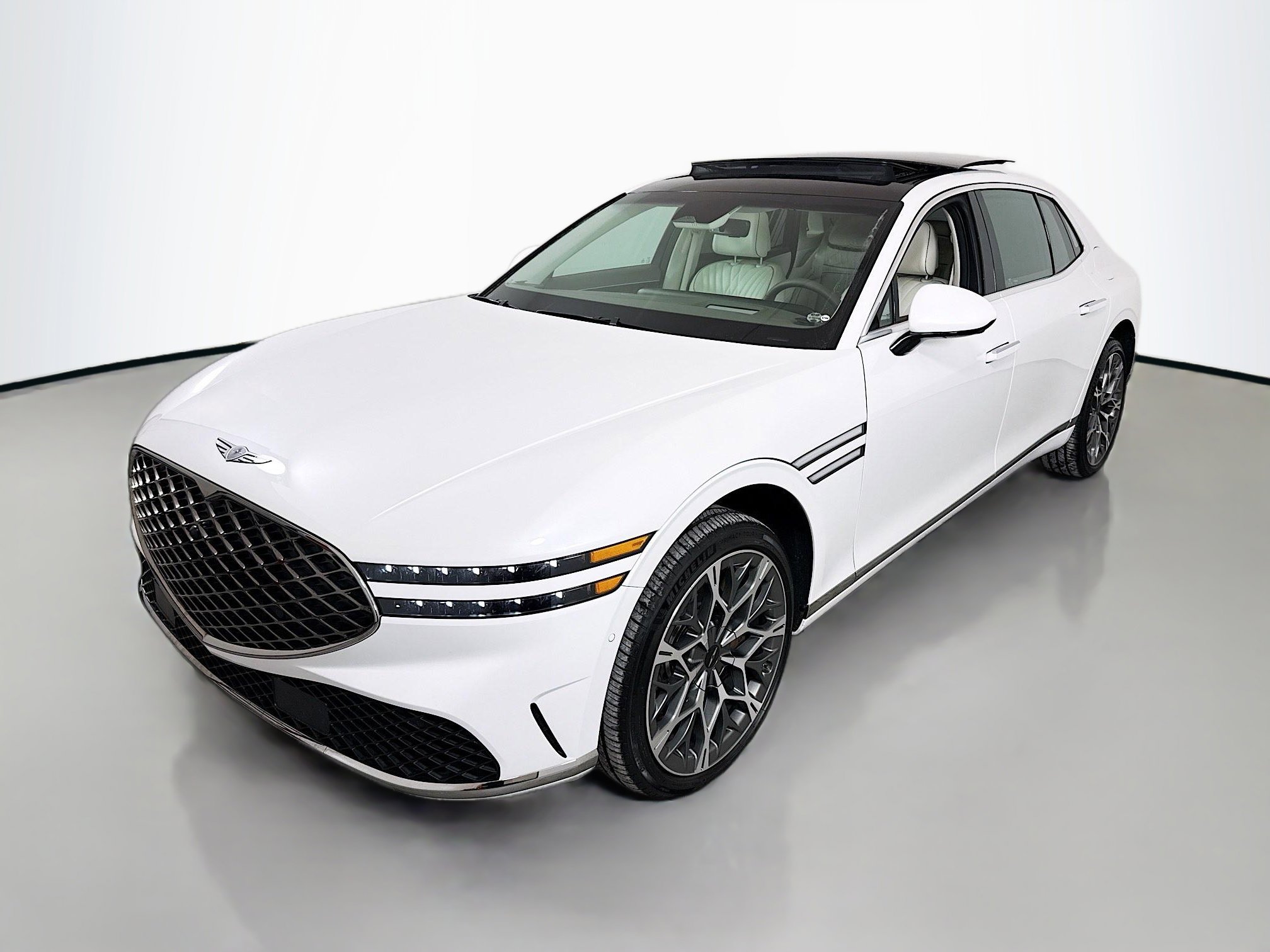 Used 2025 Genesis G90 3.5T image 3