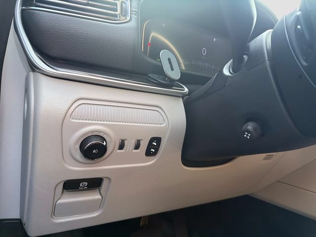 Used 2023 Jeep Wagoneer L 4WD w/ Convenience Group I image 34