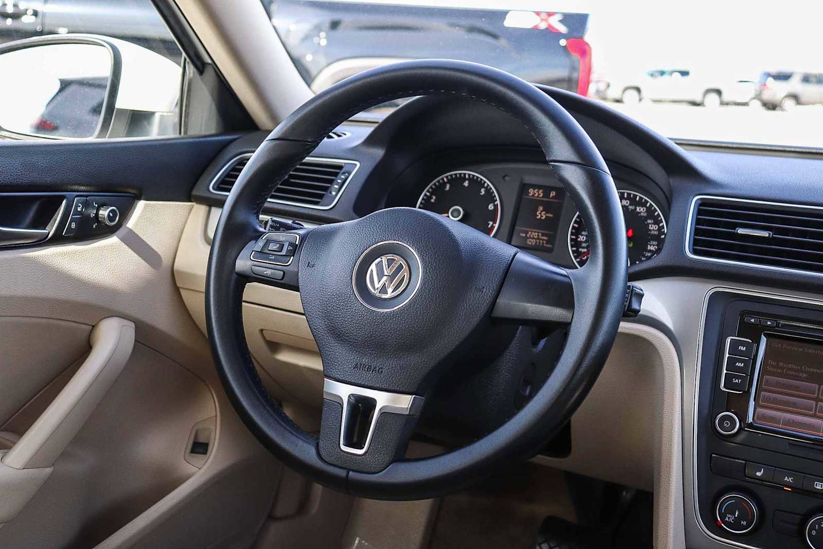 Used 2015 Volkswagen Passat 1.8T Limited Edition image 20