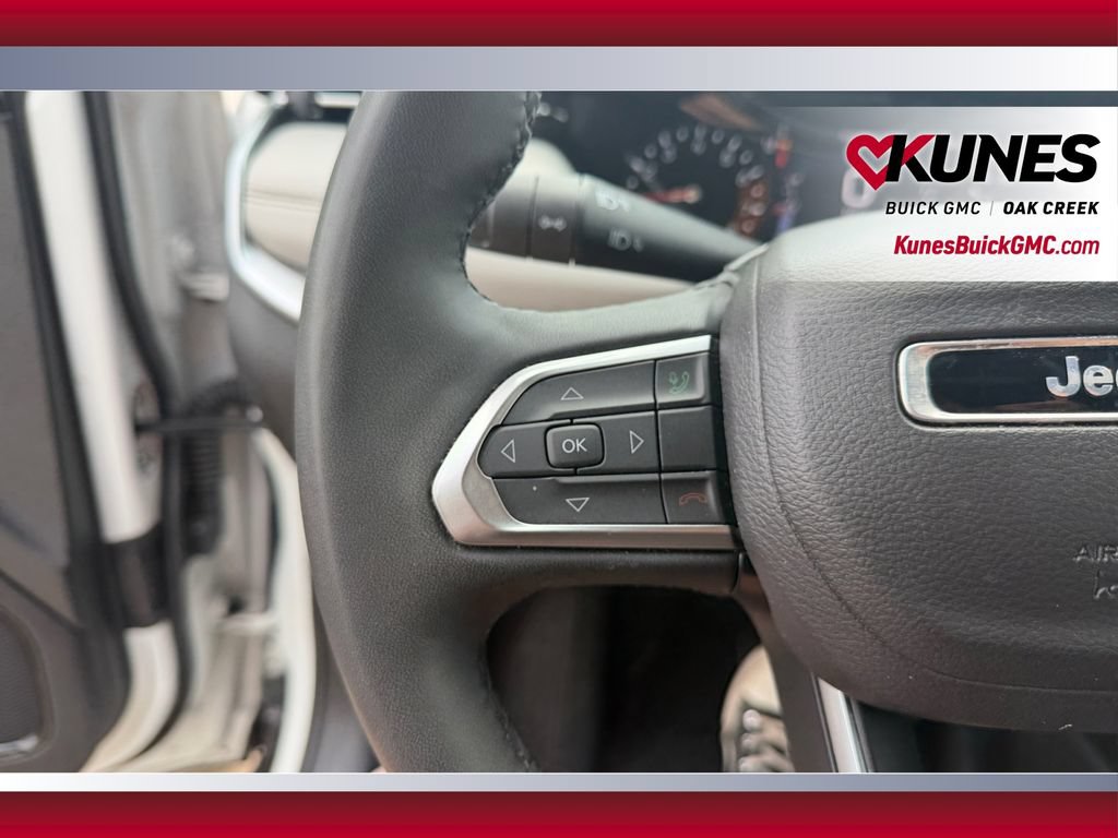 Used 2025 Jeep Compass Limited AWD/4WD image 17