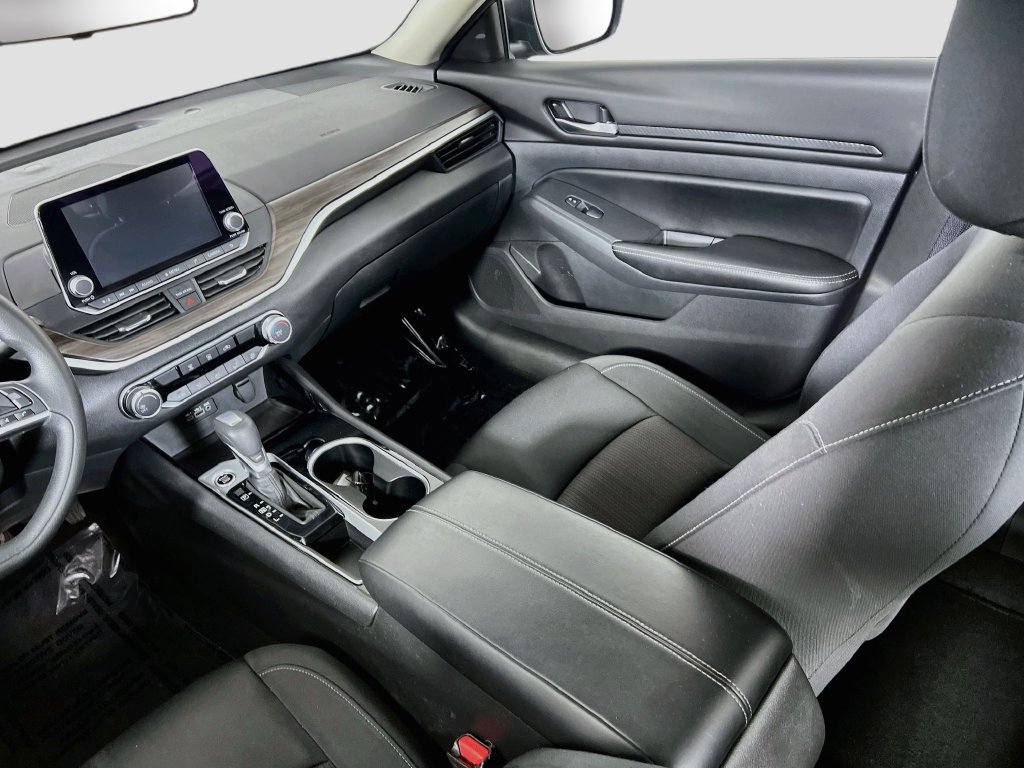 Used 2024 Nissan Altima 2.5 SV FWD image 20
