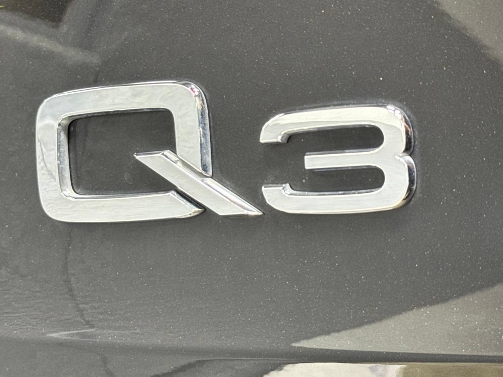 Used 2020 Audi Q3 2.0T Prestige w/ Prestige Package AWD/4WD image 32