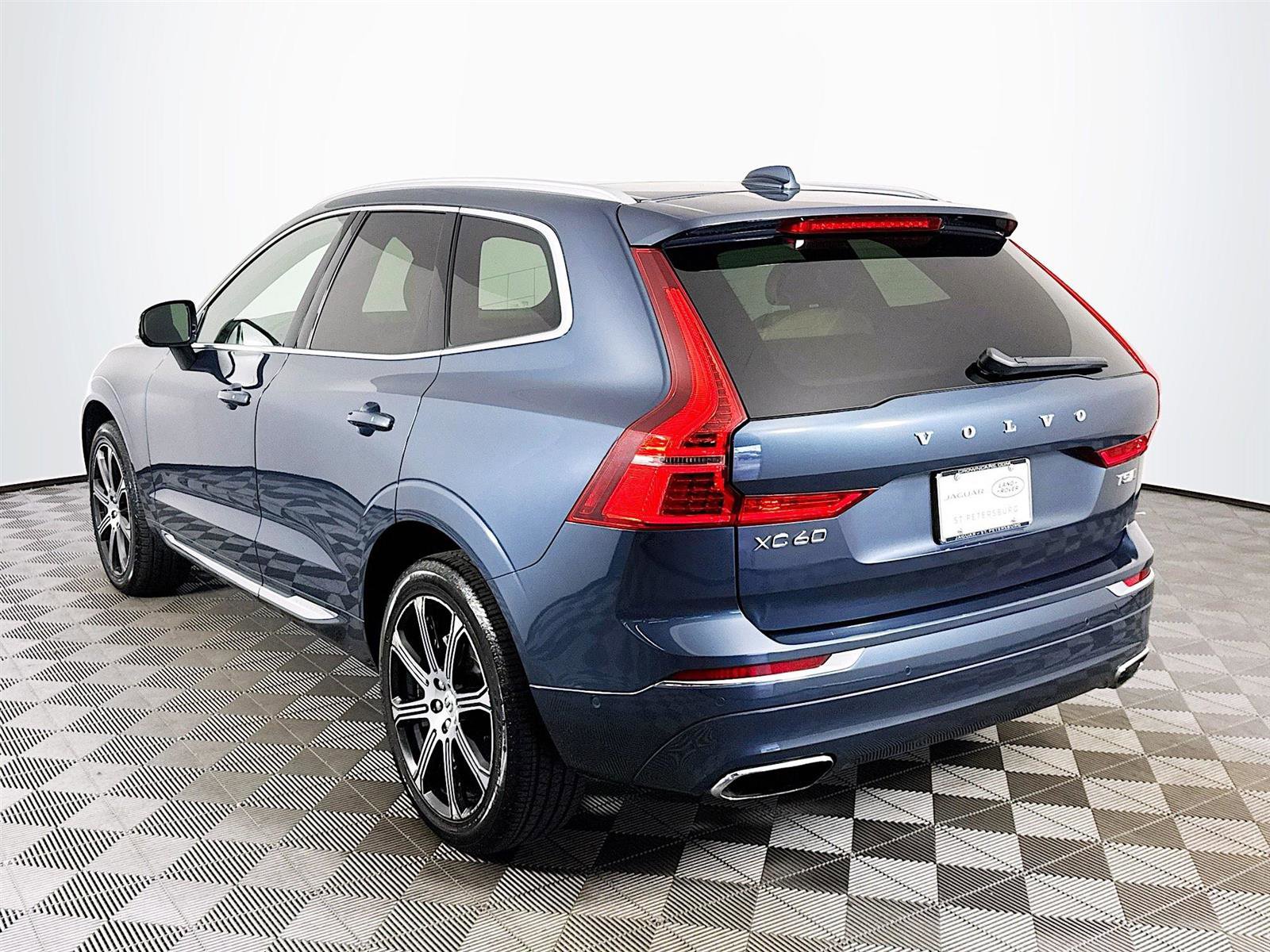 Used 2019 Volvo XC60 T5 Inscription image 8