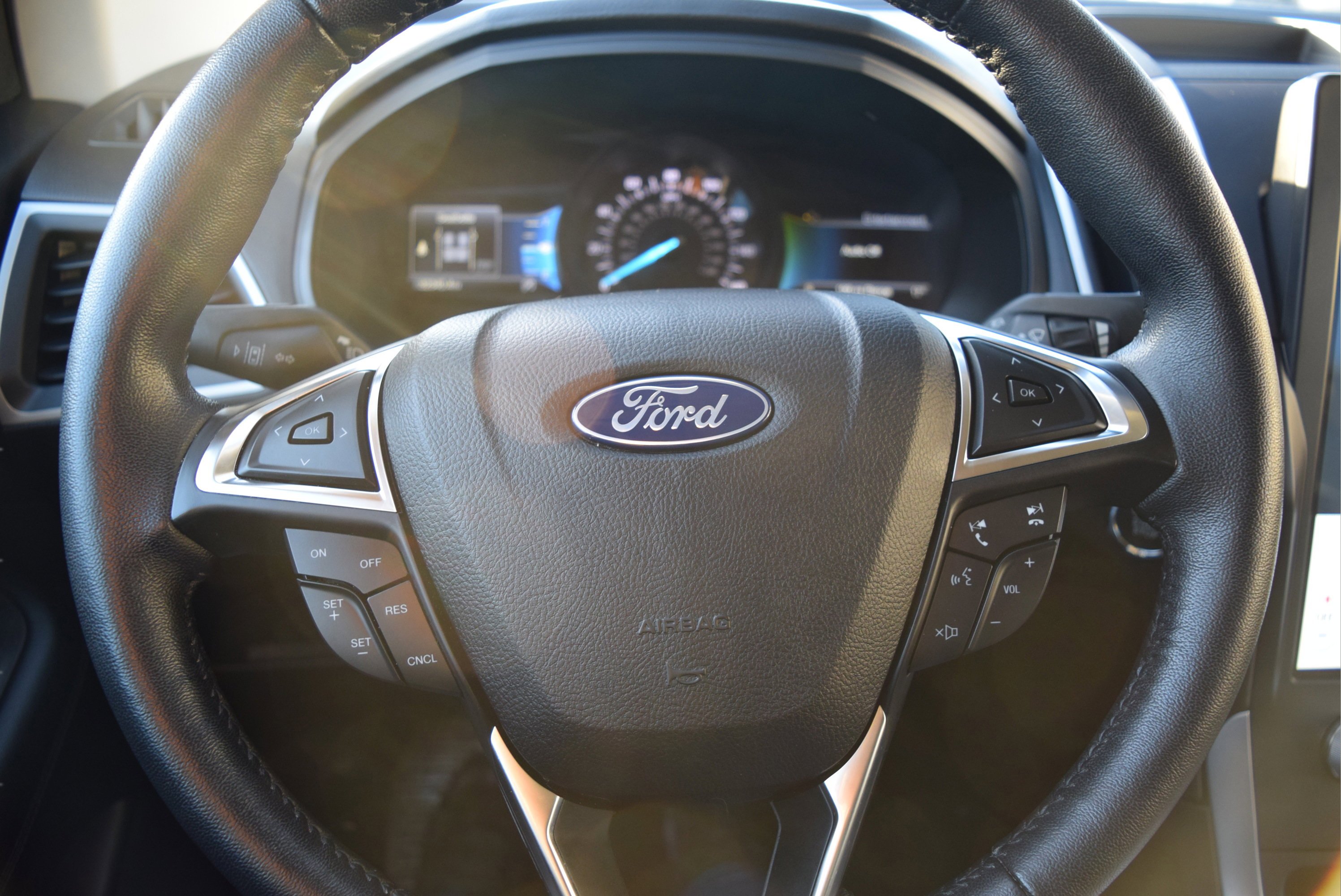 Certified 2022 Ford Edge SEL w/ Sport Appearance Package image 10