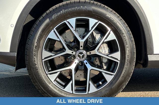 Used 2025 Mercedes-Benz GLC 350e 4MATIC w/ Driver Assistance Package image 29