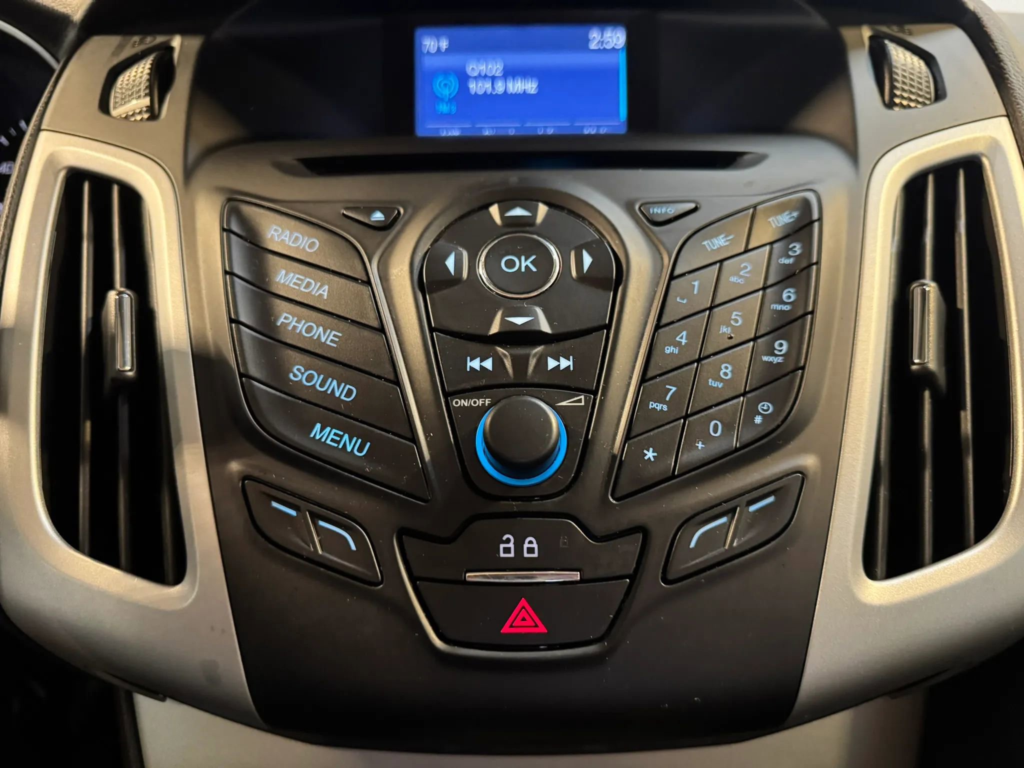 Used 2014 Ford Focus SE image 17