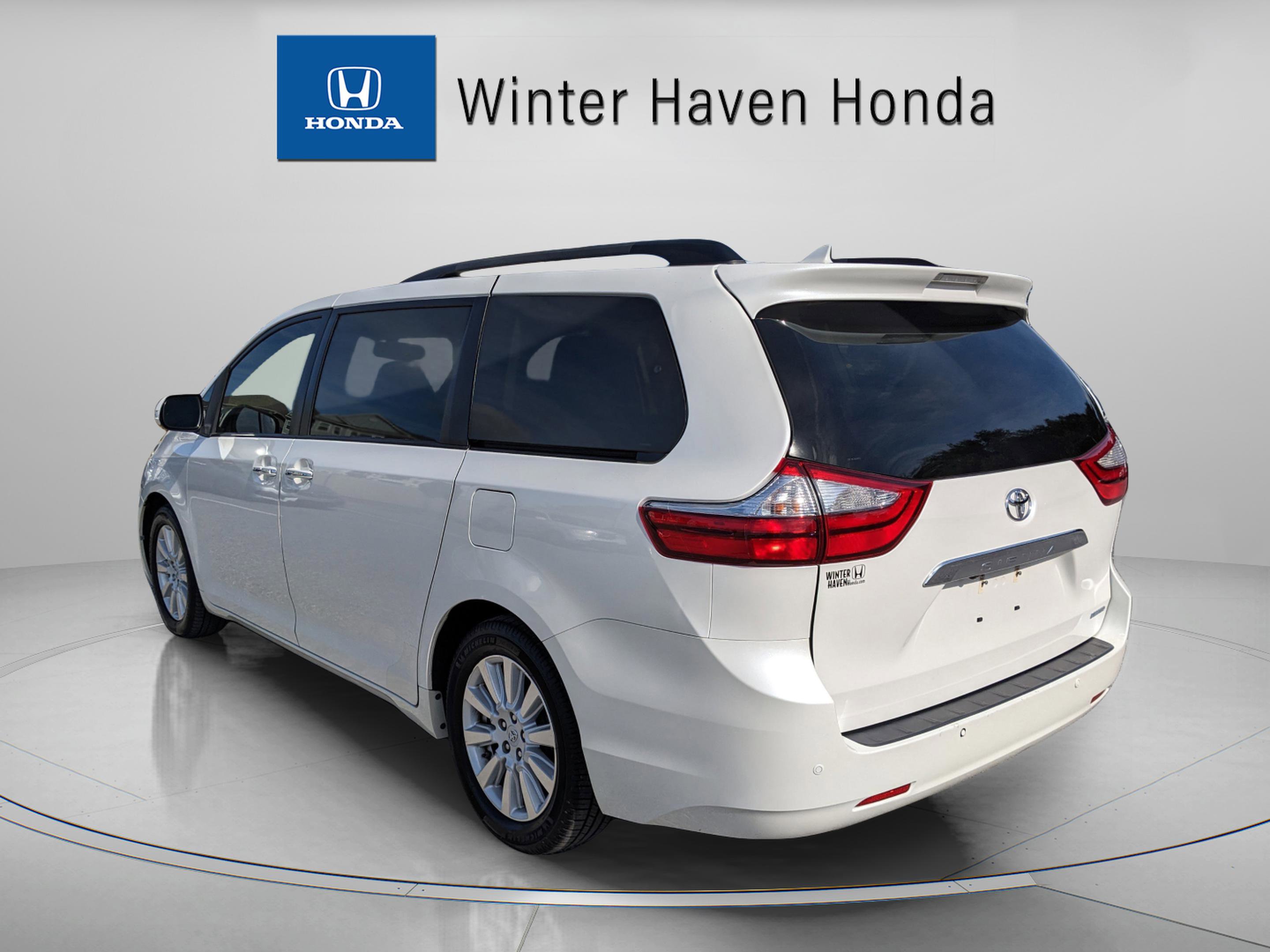 Used 2017 Toyota Sienna Limited image 6