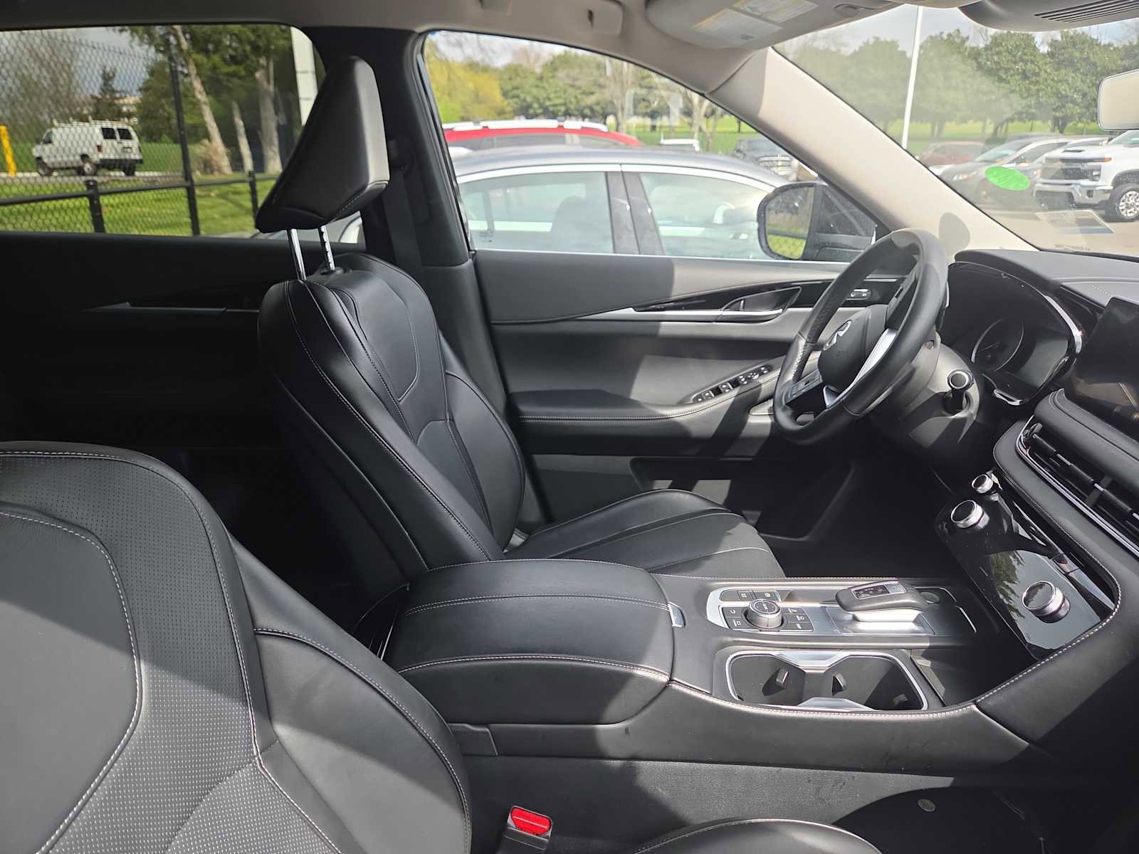 Used 2024 INFINITI QX60 Pure image 11