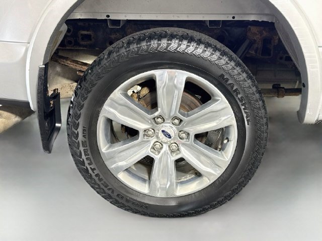 Used 2018 Ford F150 Platinum w/ Technology Package AWD/4WD image 32