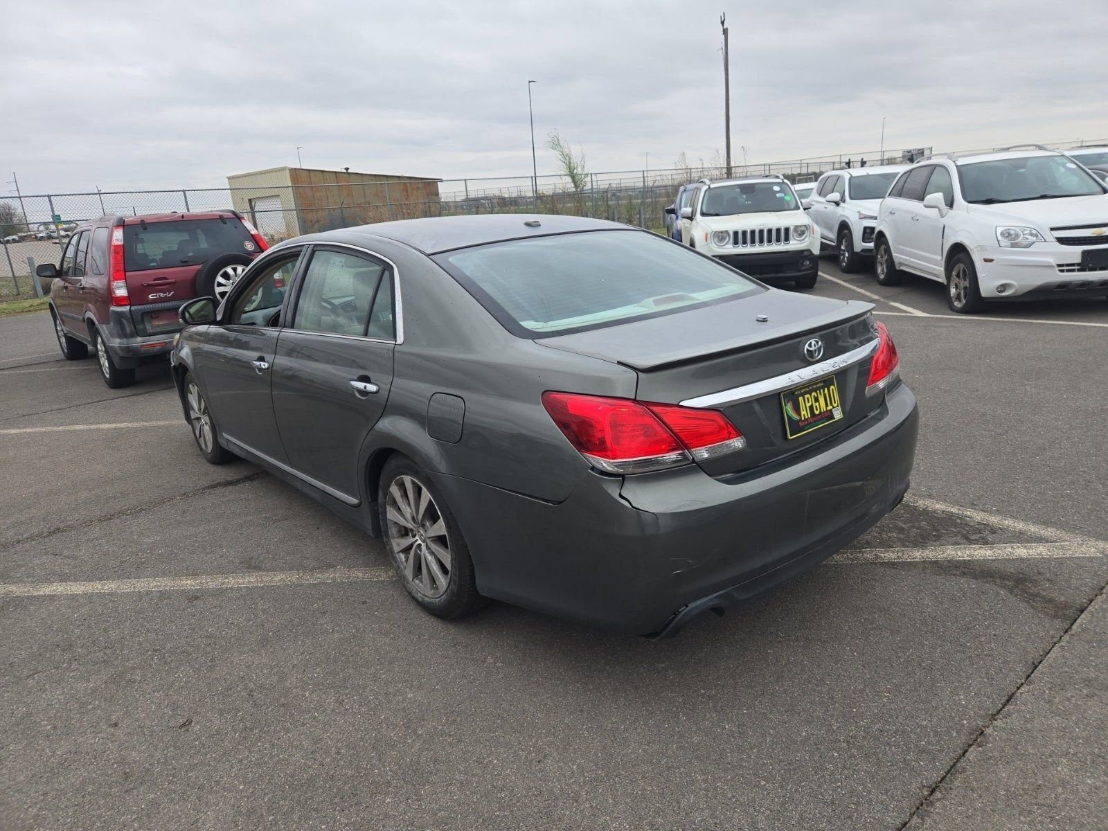 Used 2011 Toyota Avalon Limited FWD image 2
