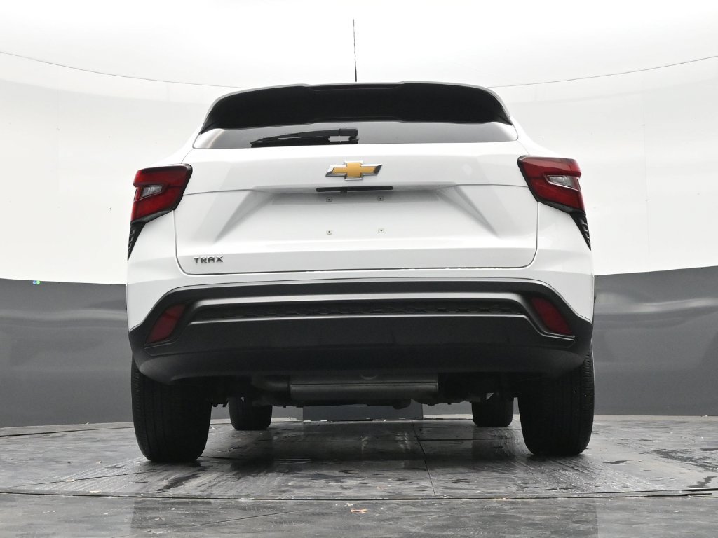 Used 2024 Chevrolet Trax LS FWD image 23