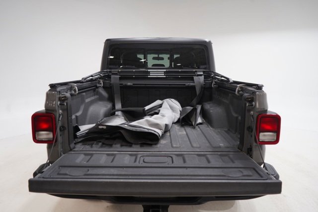 Used 2021 Jeep Gladiator Willys image 31