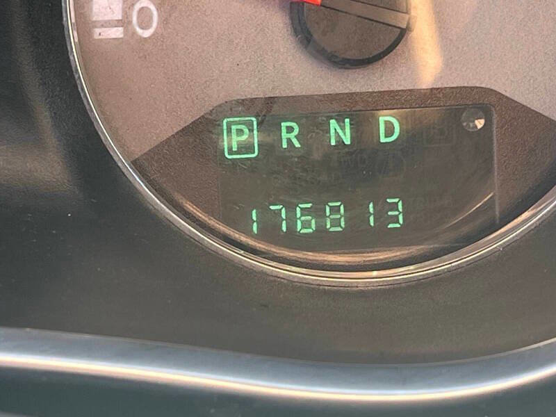 Used 2013 Dodge Avenger SXT image 13