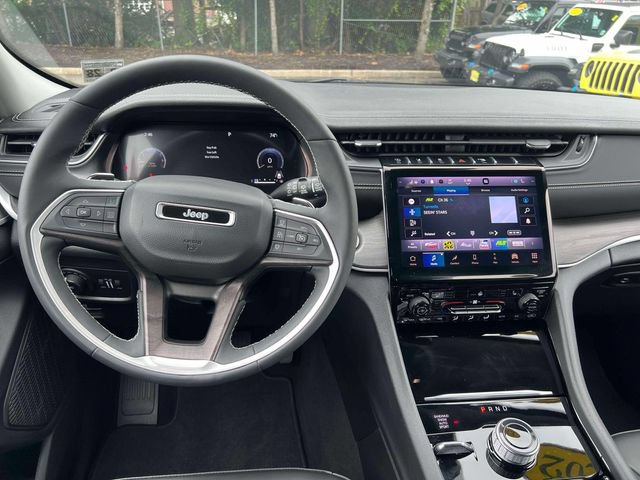 Used 2023 Jeep Grand Cherokee Limited AWD/4WD image 29