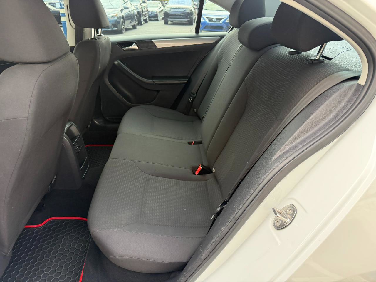 Used 2016 Volkswagen Jetta SE image 39