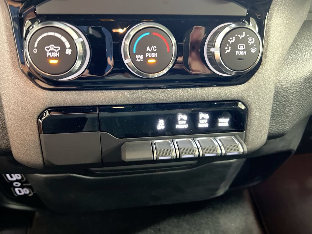 New 2026 RAM 1500 Express AWD/4WD image 16