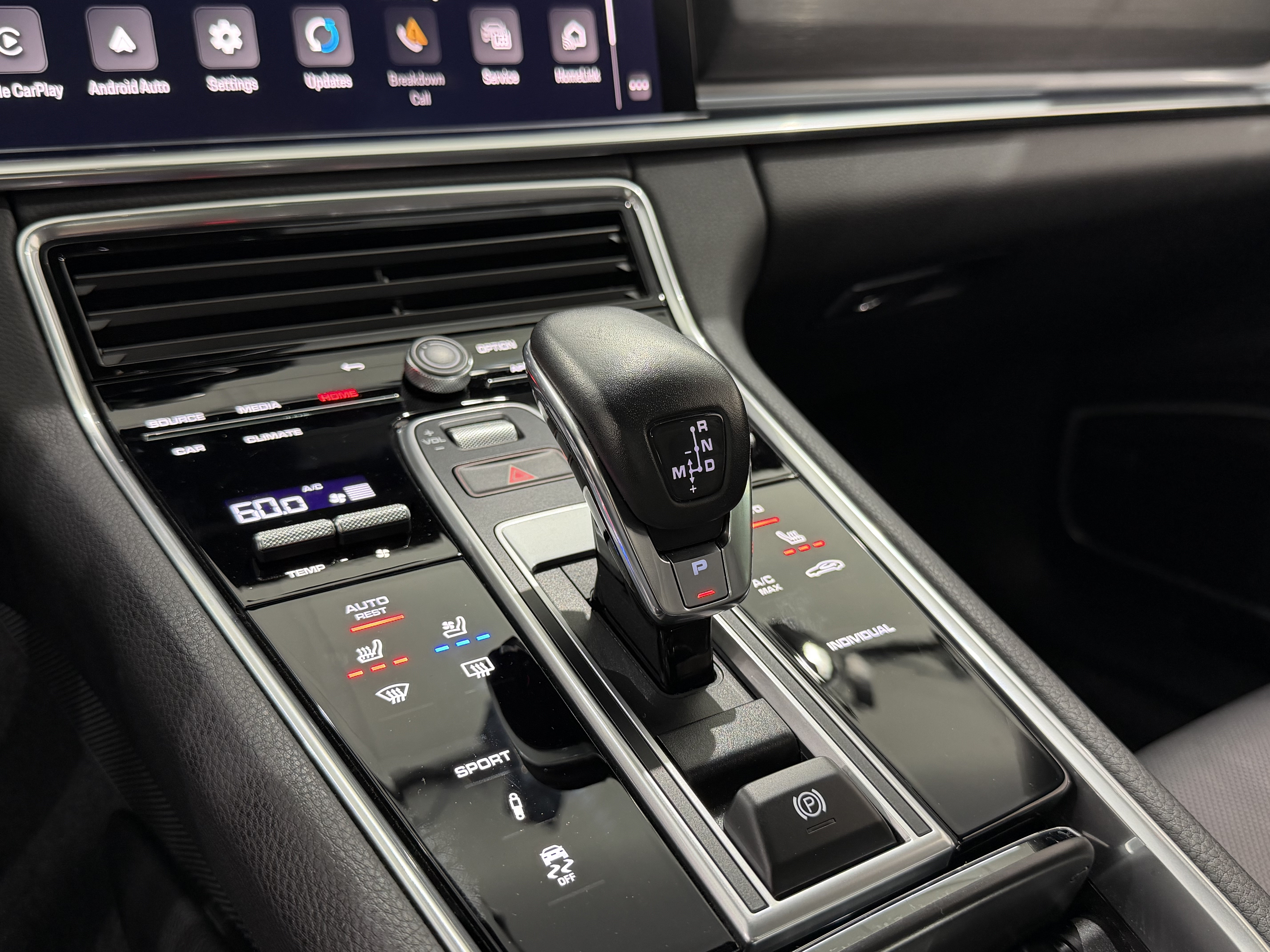 Certified 2023 Porsche Panamera 4 Platinum Edition AWD/4WD image 38