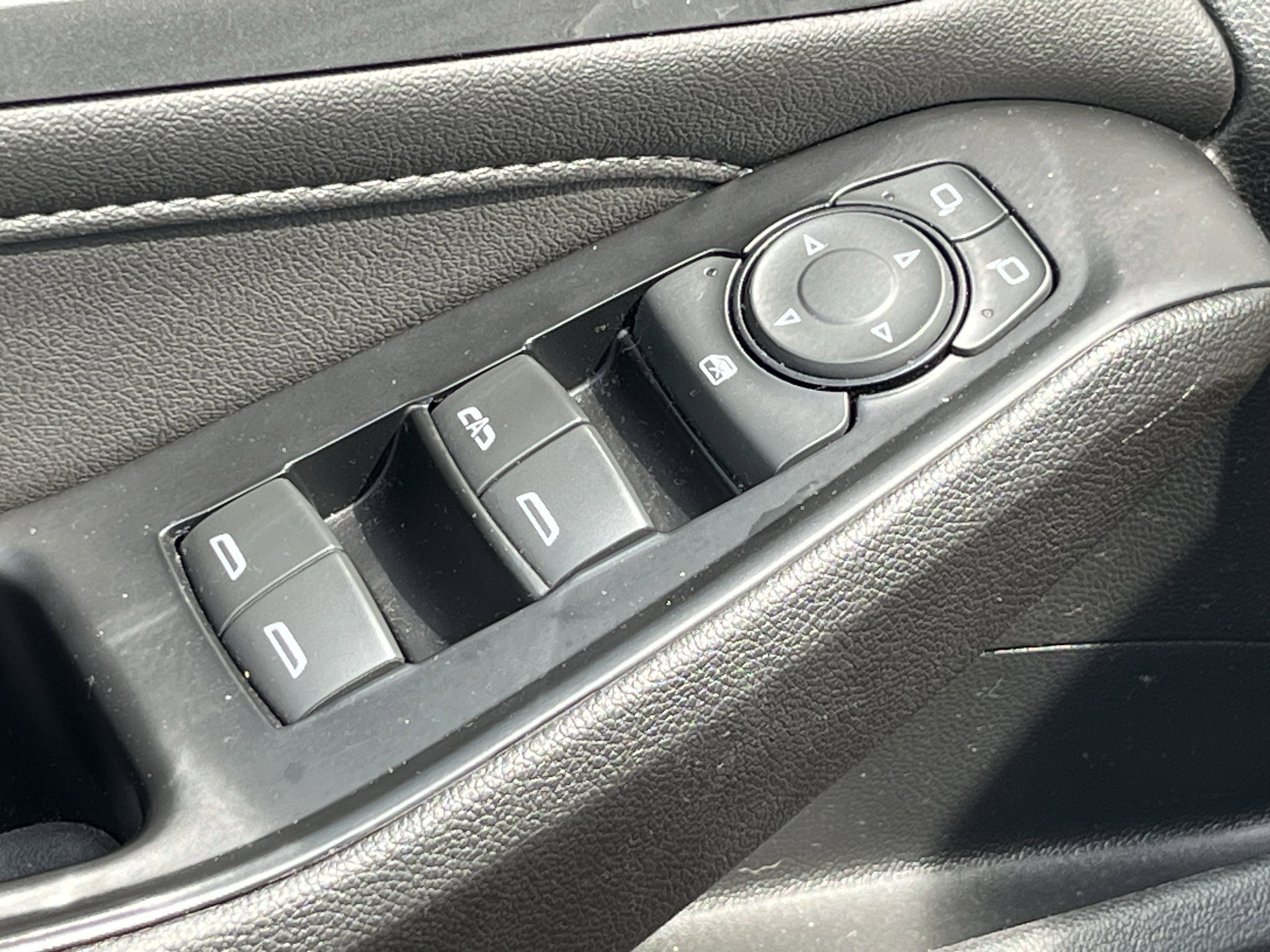 Used 2023 Chevrolet Traverse LT FWD image 22