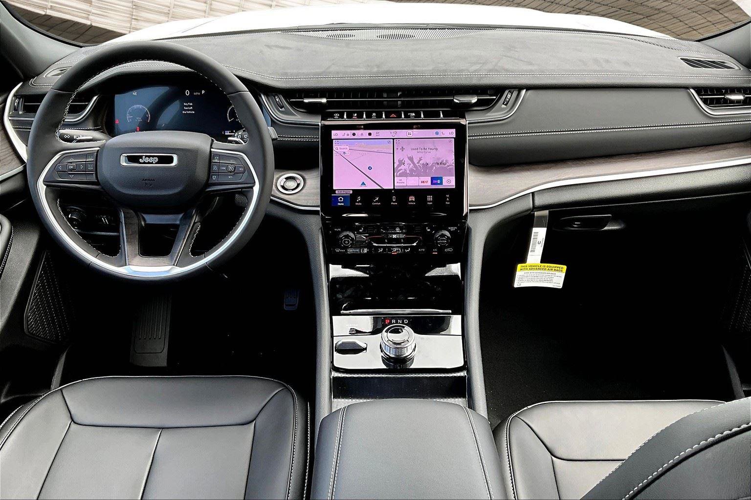 New 2025 Jeep Grand Cherokee Limited w/ Trailer Tow Package image 5