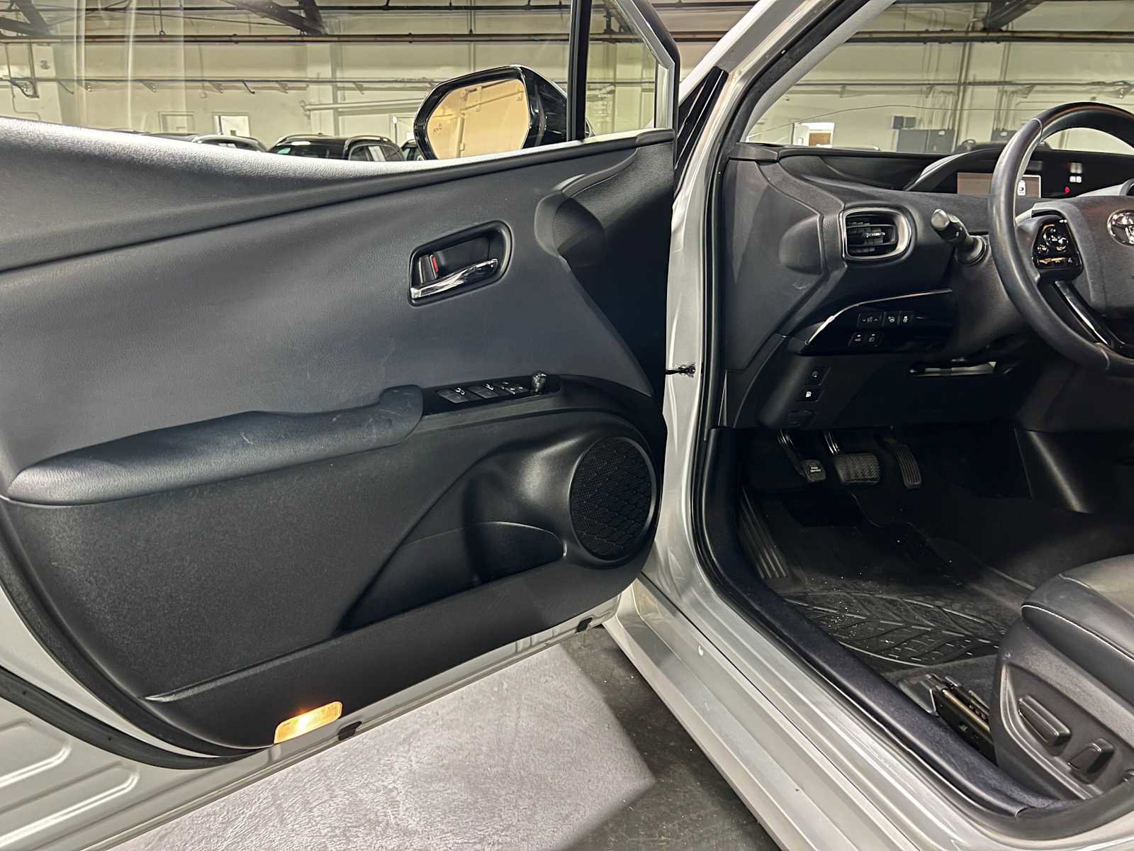 Used 2020 Toyota Prius Prime Limited image 20