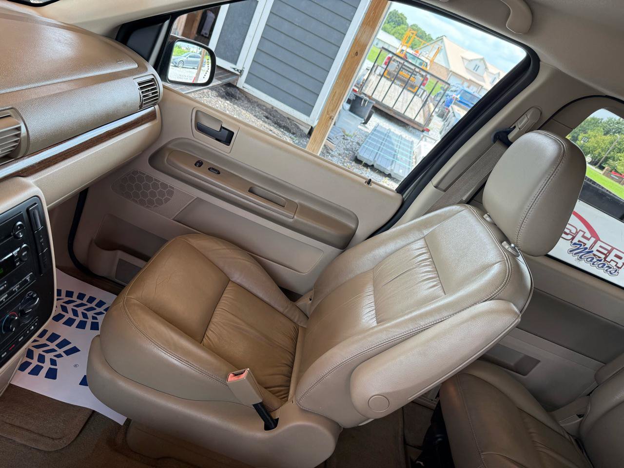 Used 2005 Ford Freestar SEL FWD image 23