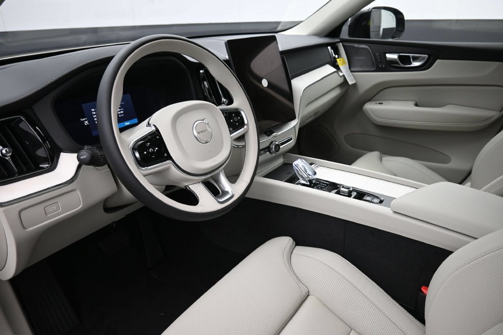 New 2027 Volvo XC60 B5 Ultra AWD/4WD image 17