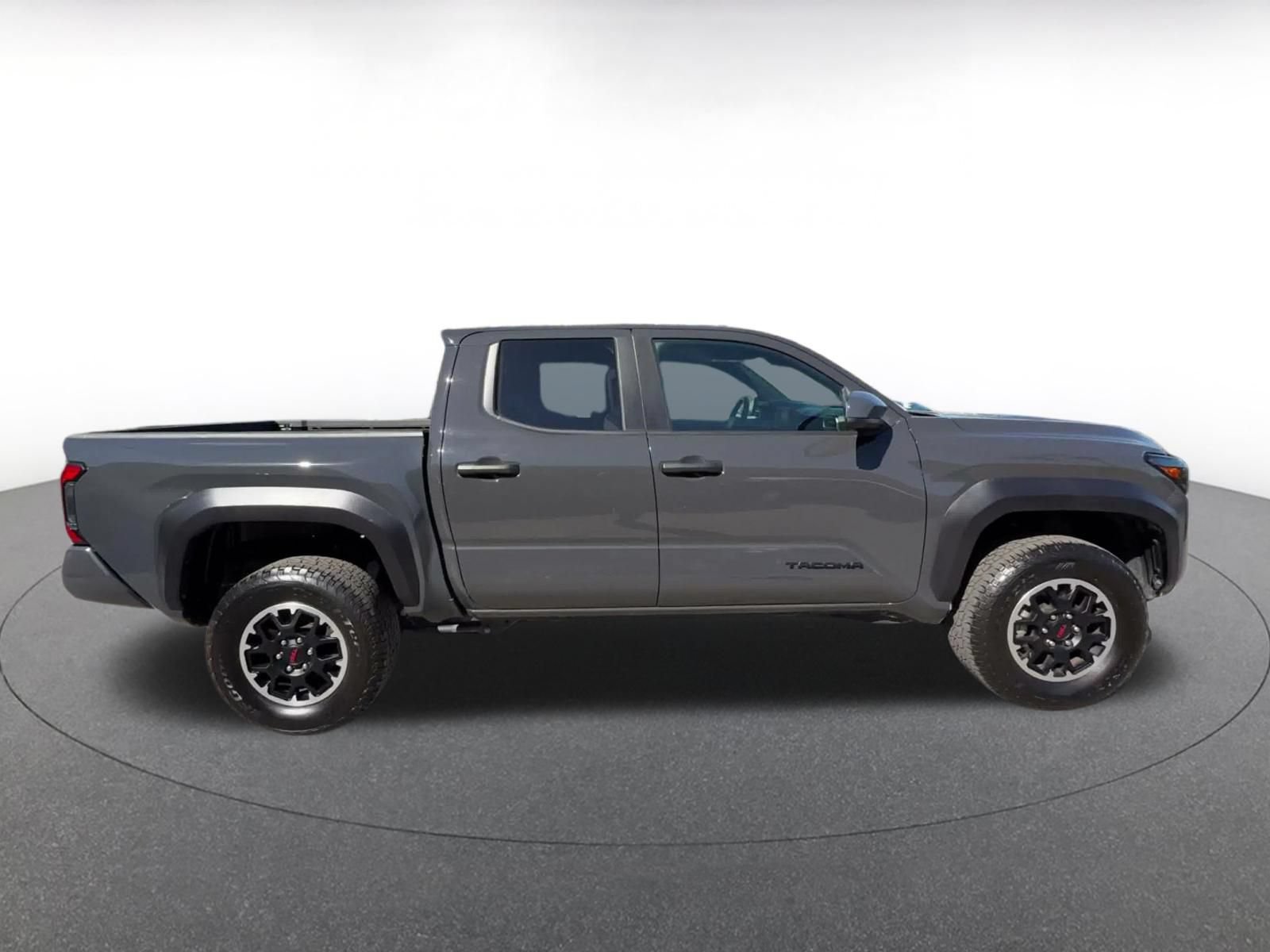 Used 2025 Toyota Tacoma TRD Off-Road AWD/4WD image 15