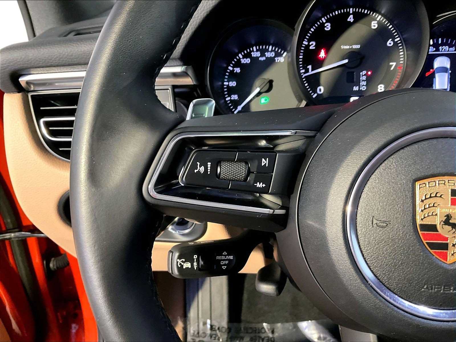 Certified 2023 Porsche Macan AWD/4WD image 27
