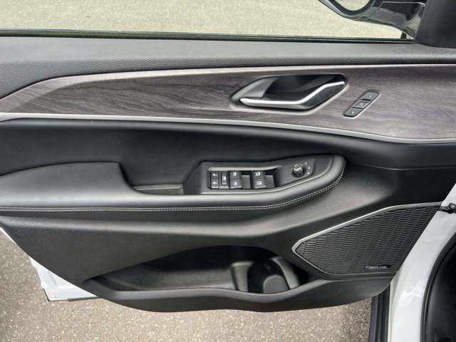 Used 2023 Jeep Grand Cherokee 4WD 4xe image 16