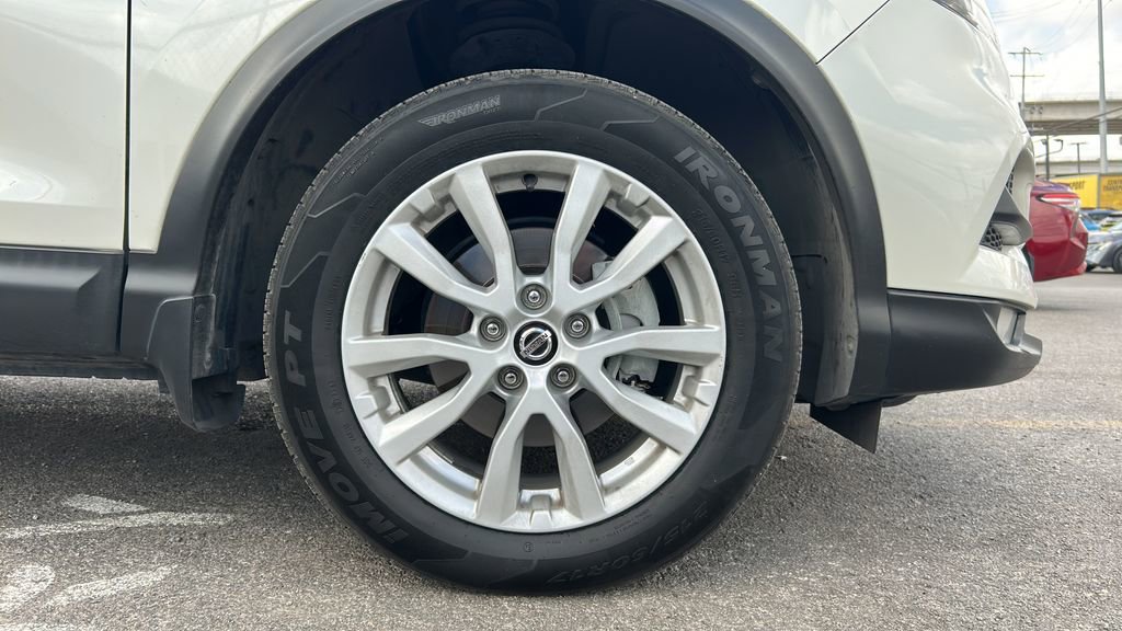 Used 2022 Nissan Rogue Sport SV FWD image 35